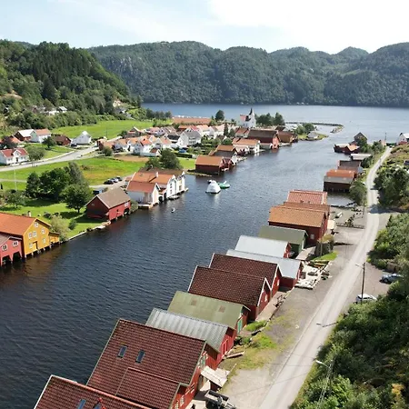 Dom wakacyjny Flott Feriehus Med Bat Pa Feda