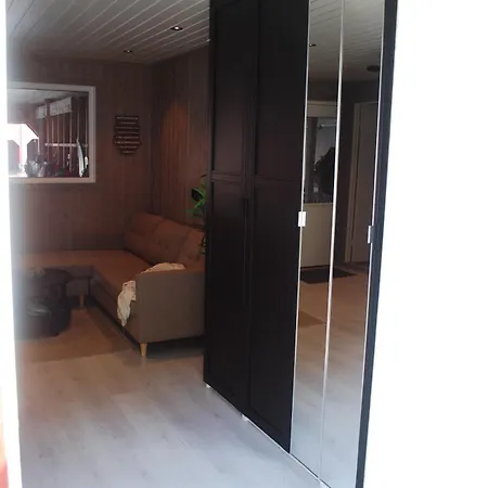 Dom wakacyjny Flott Feriehus Med Bat Pa Feda